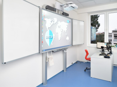 Interactive whiteboard for schools