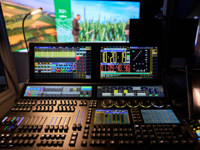 Lighting control desks