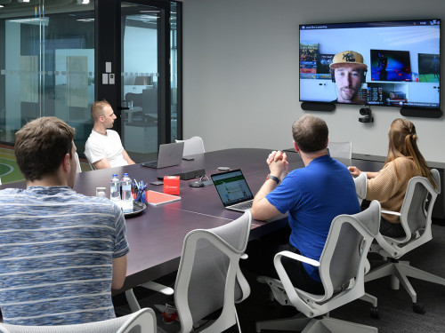 Hybridní způsob spolupráce v LIVESPORT