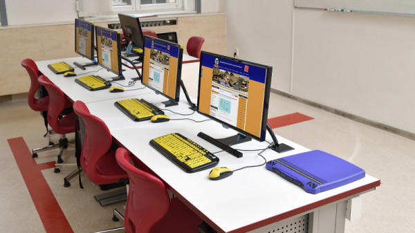 AVM_SYSTEMS_reference_skoly_technologie_pomahaji_galerie12 AVM_SYSTEMS_reference_skoly_technologie_pomahaji_galerie12