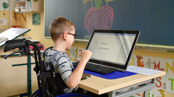 AVM_SYSTEMS_reference_skoly_technologie_pomahaji_galerie2 AVM_SYSTEMS_reference_skoly_technologie_pomahaji_galerie2