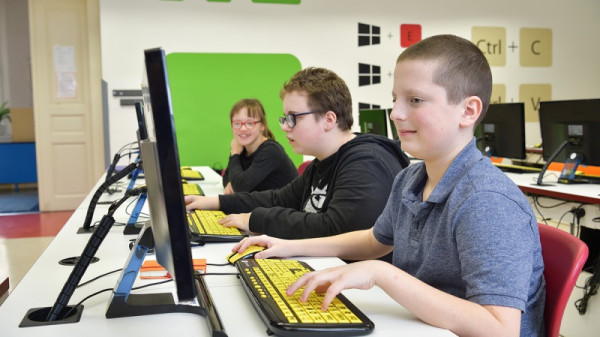 AVM_SYSTEMS_reference_skoly_technologie_pomahaji_galerie9 AVM_SYSTEMS_reference_skoly_technologie_pomahaji_galerie9