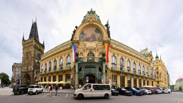events_reference_international_client_municipal_house