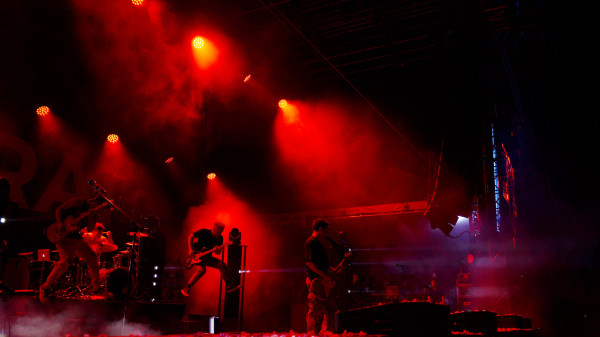 Pálavské vinobraní - Světla, červená, rep. řetěz, reproduktory Pálavské vinobraní - Světla, červená, rep. řetěz, reproduktory