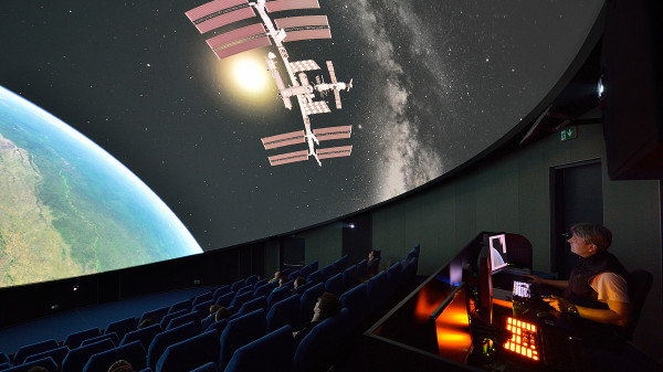 systems_reference_digitalni_planetarium_hradec_kralove_20