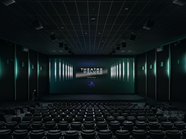 Theatre DeLuxe (TDL) v CineStaru na Černém Mostě