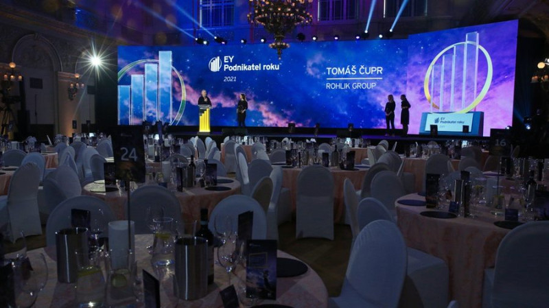 Podnikatel Roku 2022 - Stage, stoly Podnikatel Roku 2022 - Stage, stoly