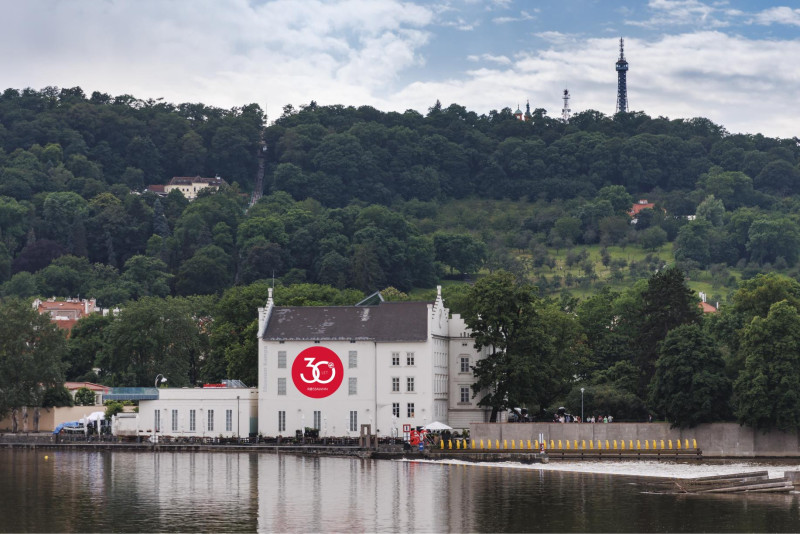 rossmann-30-let_3 rossmann-30-let_3