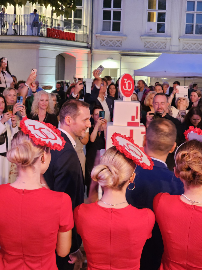 rossmann-30-let_4 rossmann-30-let_4